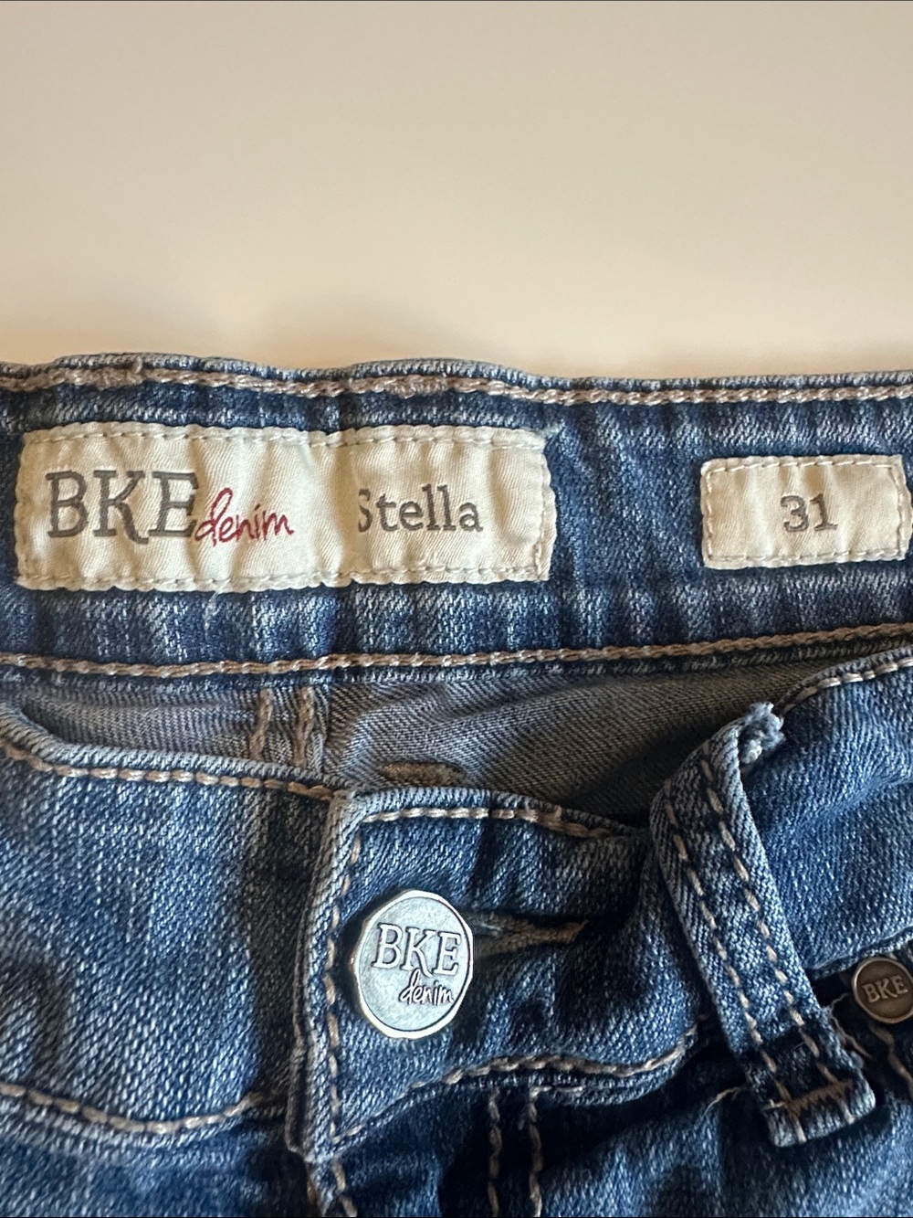 BKE Women's Distressed Cutoff Jean Shorts in Blue Wash - Picture 2 of 3